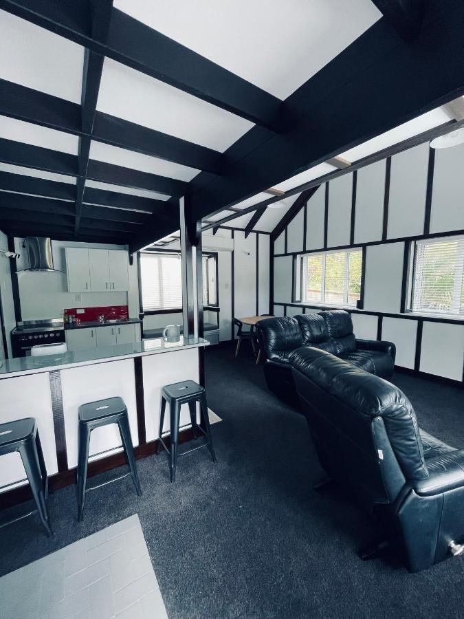 Experience Heritage, Live Modern Upper Hutt Extérieur photo